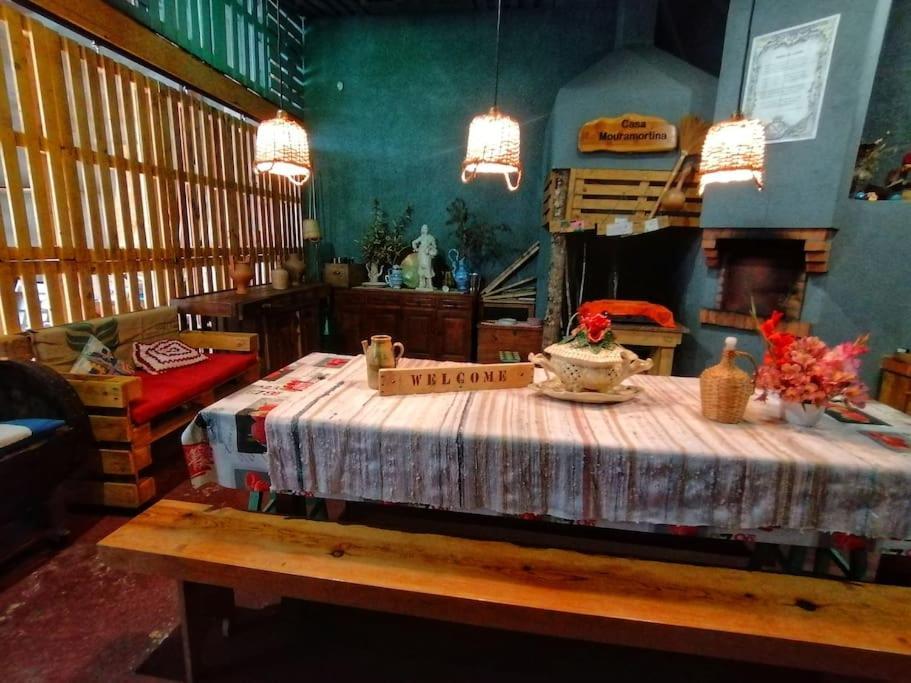 Casa Mouramortina วิลา โนวา เจ ปัวอาเรส ภายนอก รูปภาพ
